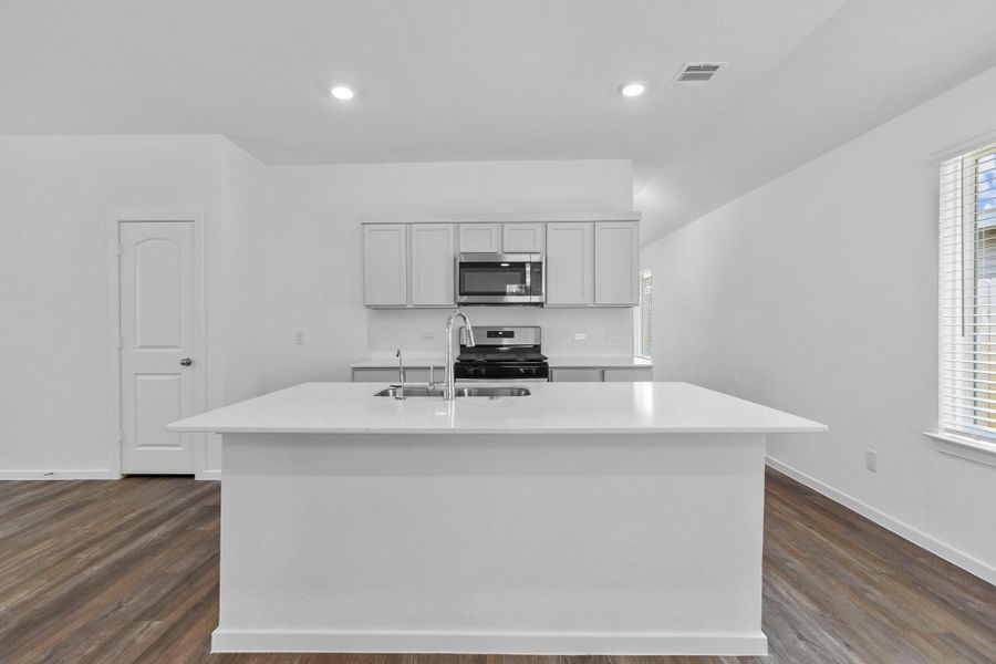 Furnished interior view inside a new home in Venetian Pines, Conroe (Image 6).