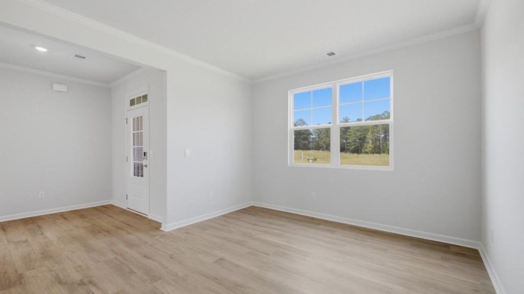 Spacious, unfurnished interior of a new home in Fairway 17 at Mirror Lake, Villa Rica (Image 30).