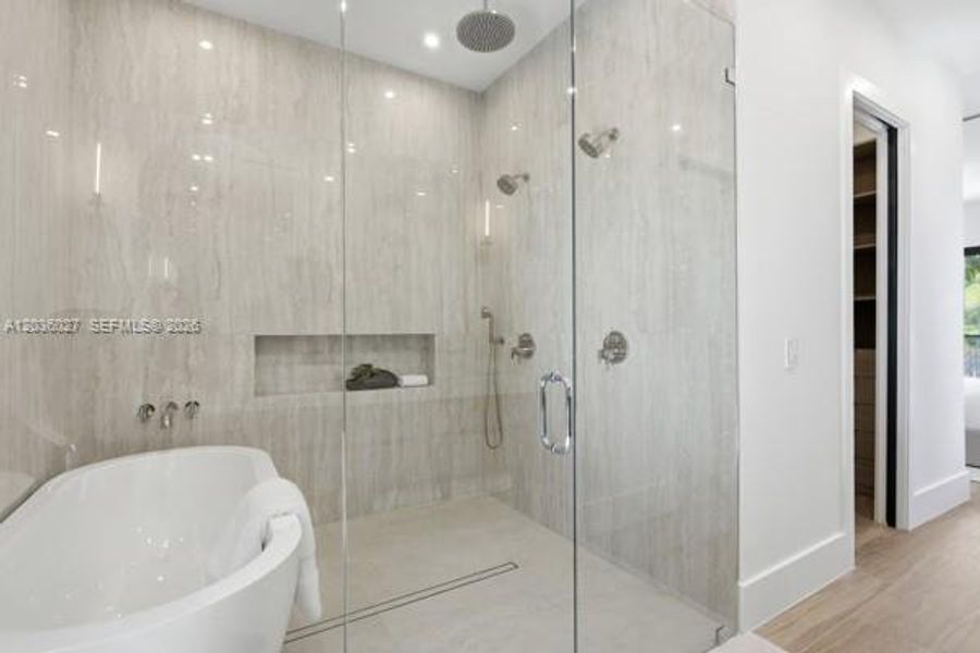 Furnished interior view inside a new home in , Coral Gables (Image 34).