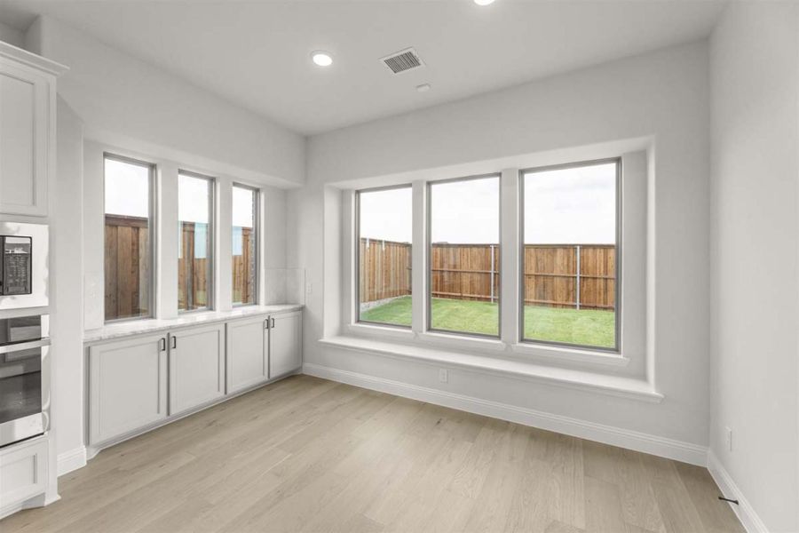 Spacious, unfurnished interior of a new home in Nelson Lake, Rockwall (Image 15).