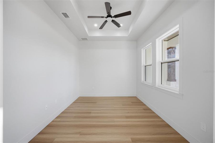 Spacious, unfurnished interior of a new home in , Plant City (Image 62).