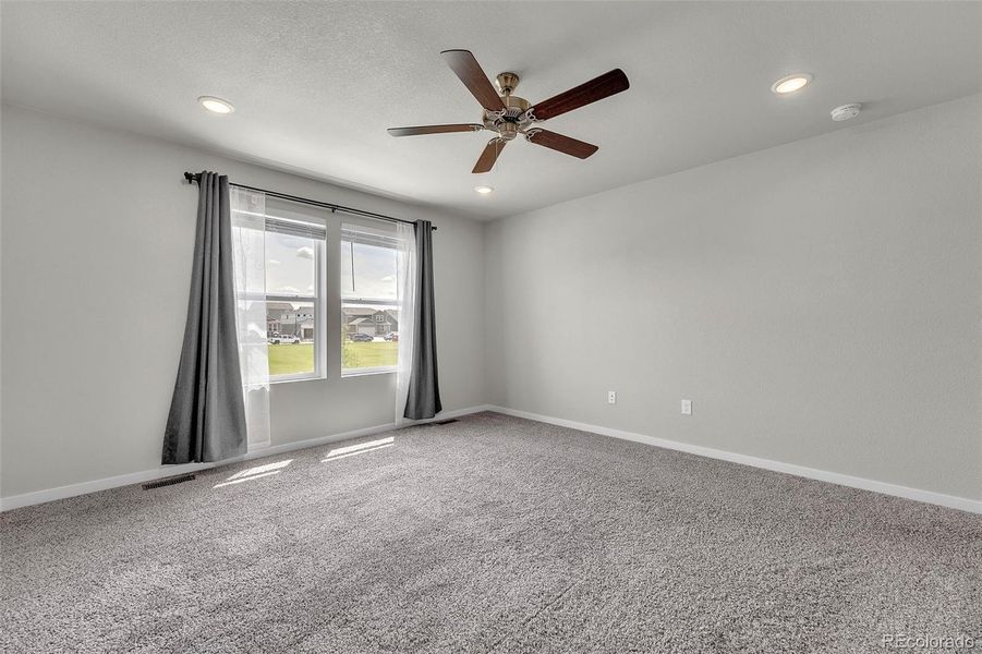 Spacious, unfurnished interior of a new home in , Fountain (Image 21).