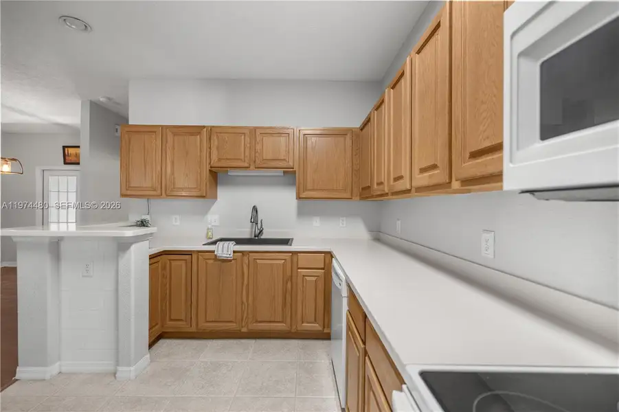 Furnished interior view inside a new home in , Ocala (Image 7).