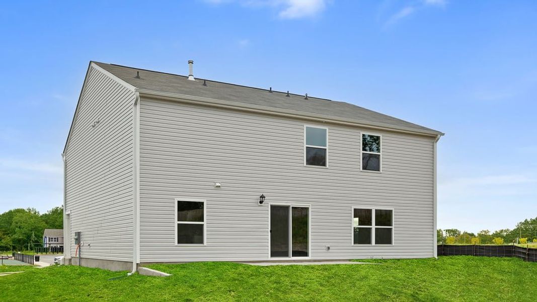 Exterior details and patio area of a home in Cascade Point, Seneca (Image 4).