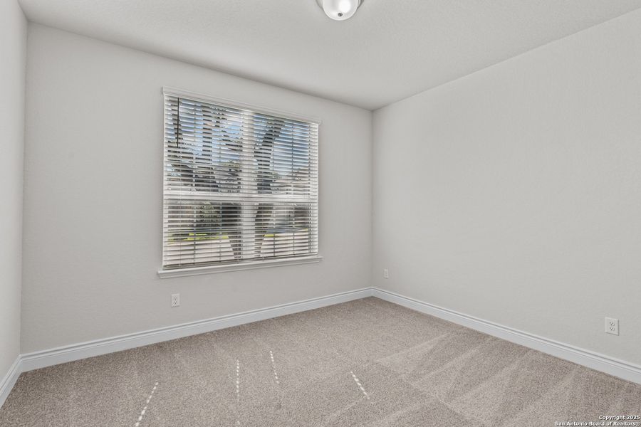 Spacious, unfurnished interior of a new home in Davis Ranch, San Antonio (Image 20).