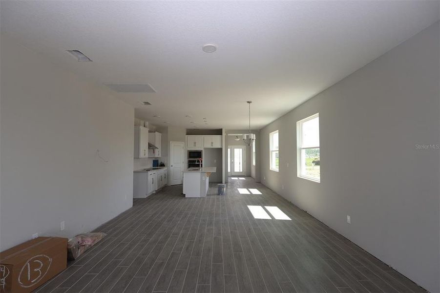 Spacious, unfurnished interior of a new home in Bay Lake Farms, St. Cloud (Image 25).