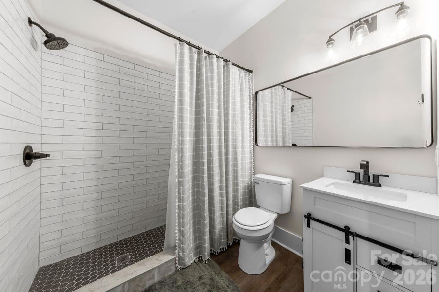Full Bathroom