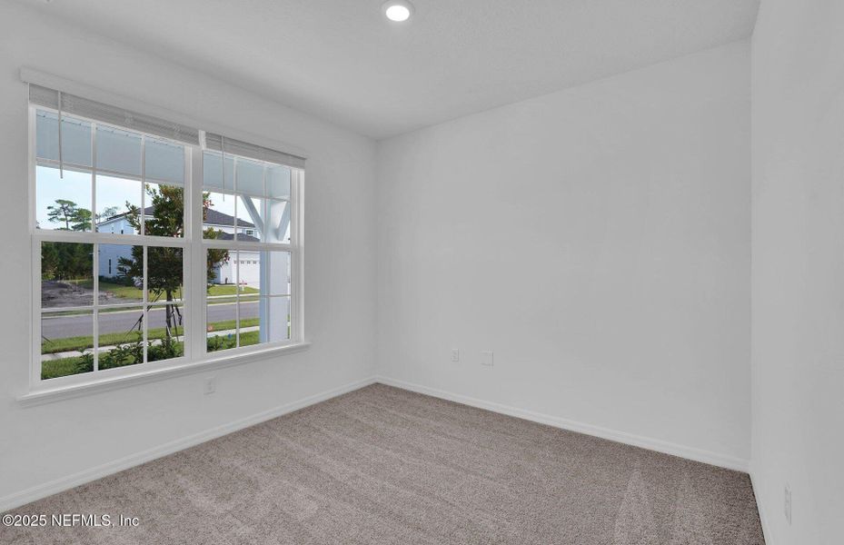 Spacious, unfurnished interior of a new home in Hyland Trail, Green Cove Springs (Image 11).