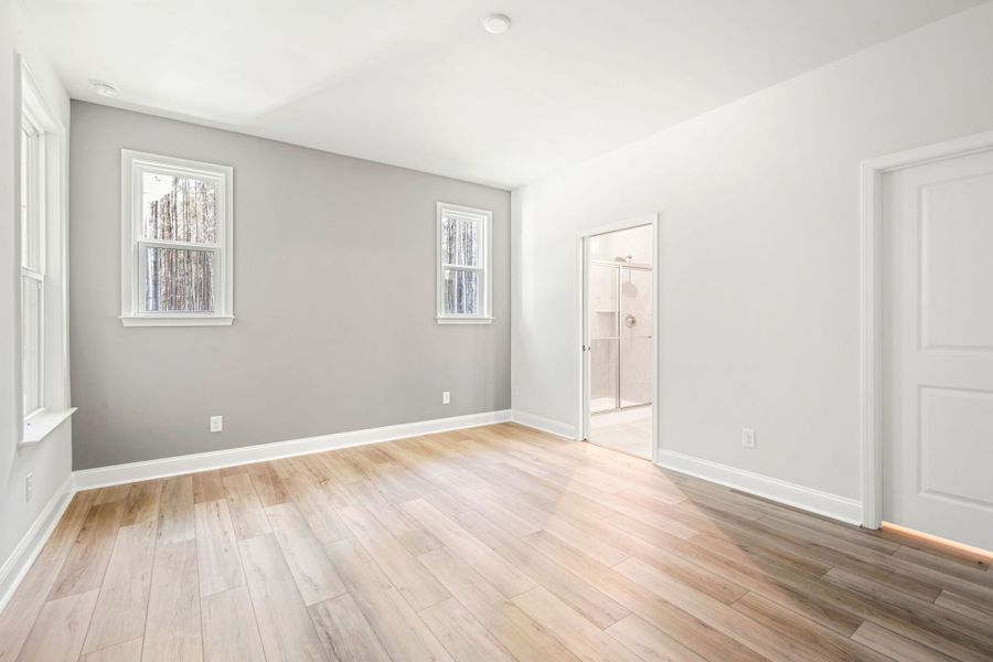 Spacious, unfurnished interior of a new home in Sun City Hilton Head, Bluffton (Image 13).