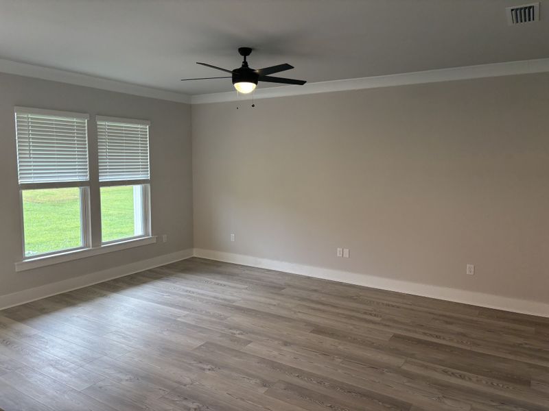Spacious, unfurnished interior of a new home in Houston Place, Crestview (Image 11).