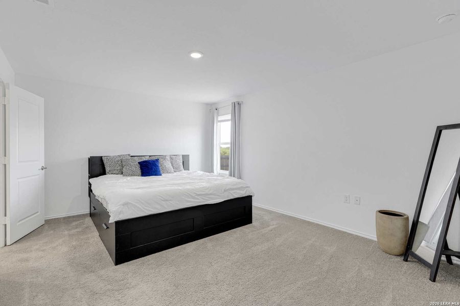 Furnished interior view inside a new home in Mission del Lago, San Antonio (Image 7).