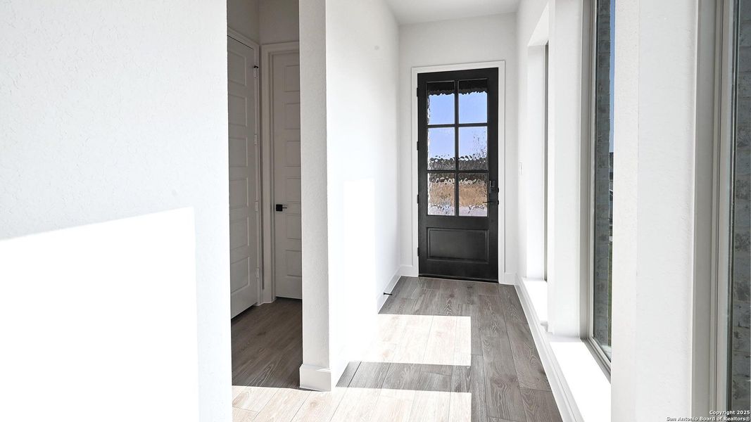 Spacious, unfurnished interior of a new home in Mayfair 50', New Braunfels (Image 17). Spacious, unfurnished interior of a new home in Mayfair 50', New Braunfels (Image 17).