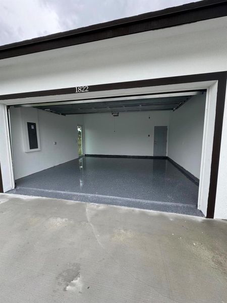 Spacious, unfurnished interior of a new home in , Port St. Lucie (Image 10).