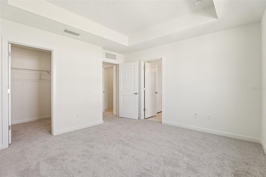 Spacious, unfurnished interior of a new home in Trinity Place, St. Cloud (Image 31).