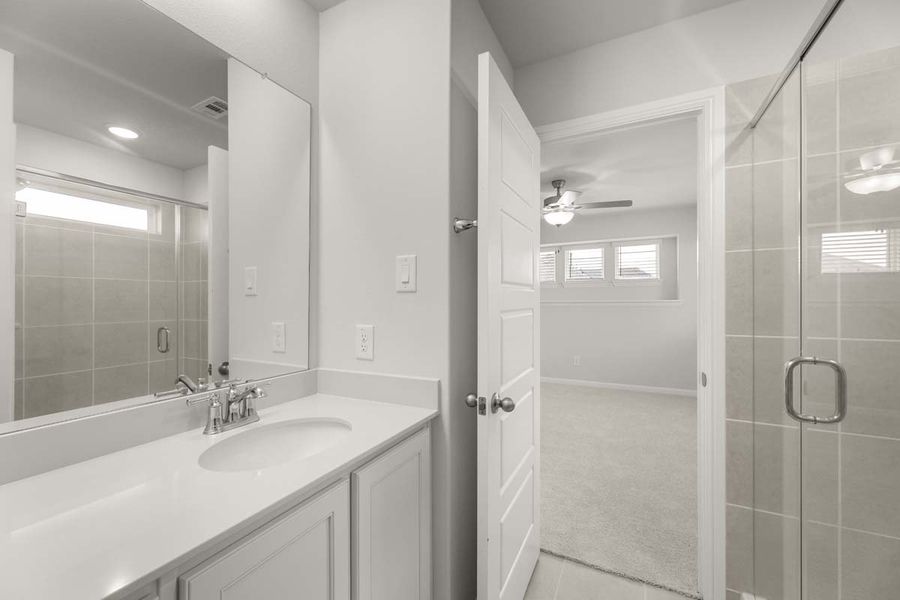 Furnished interior view inside a new home in Elevon, Lavon (Image 9).