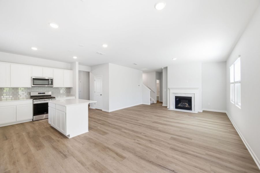 Spacious, unfurnished interior of a new home in Grand Arbor, Blythewood (Image 30).