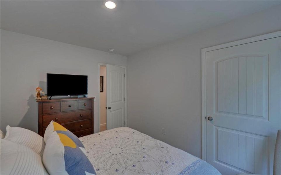 Furnished interior view inside a new home in , Dahlonega (Image 28).