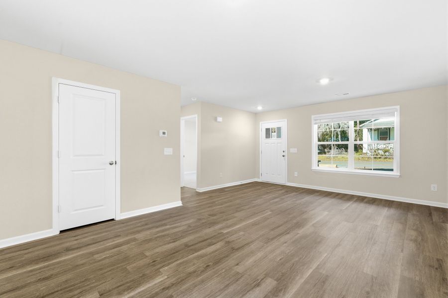 Representative unfurnished interior of a home built from the Dogwood B 1-Car by McGuinn Homes in Select Homesites Ridgeland, Ridgeland (Image 12).