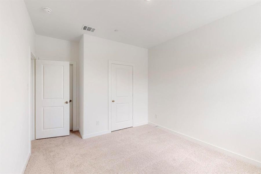 Spacious, unfurnished interior of a new home in Solterra Texas, Mesquite (Image 30).