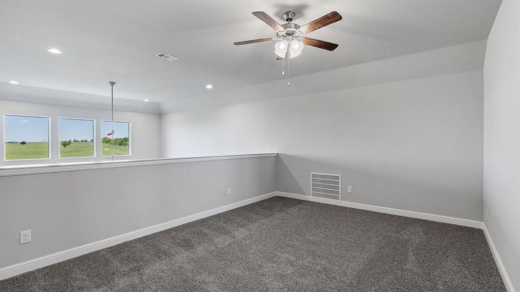 Spacious, unfurnished interior of a new home in Sandstone Estates, Granbury (Image 20).