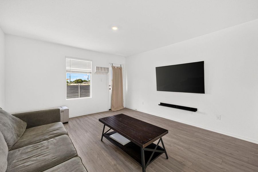 Furnished interior view inside a new home in Elm Creek, Elgin (Image 7).