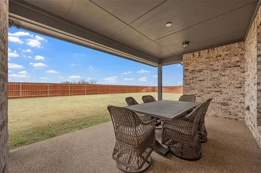 Exterior details and patio area of a home in , Waco (Image 4).