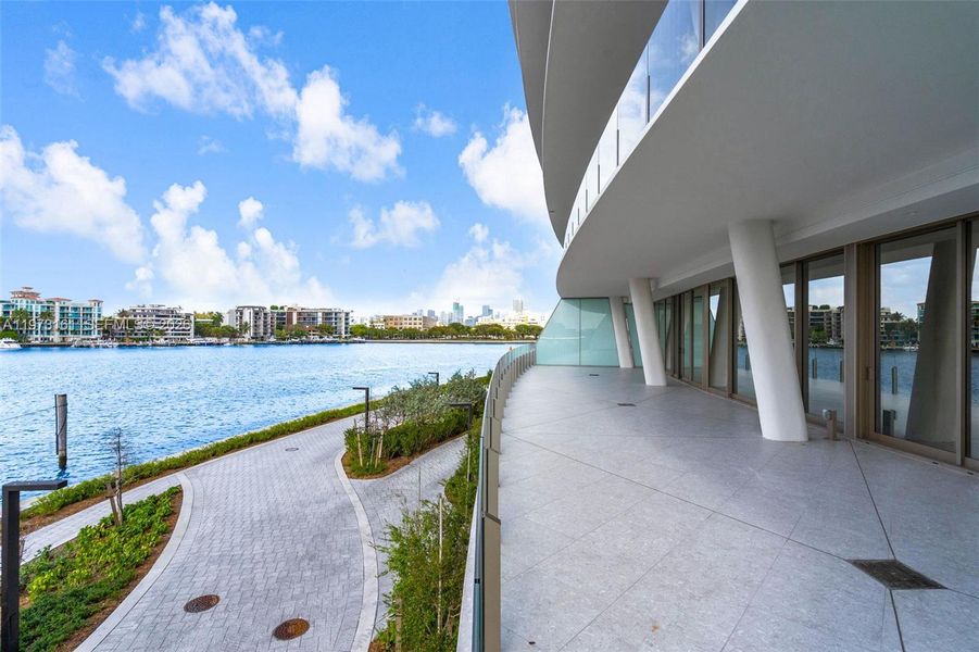 Condo located in Miami, FL showcasing its design and architecture (Image 3). Condo located in Miami, FL showcasing its design and architecture (Image 3).
