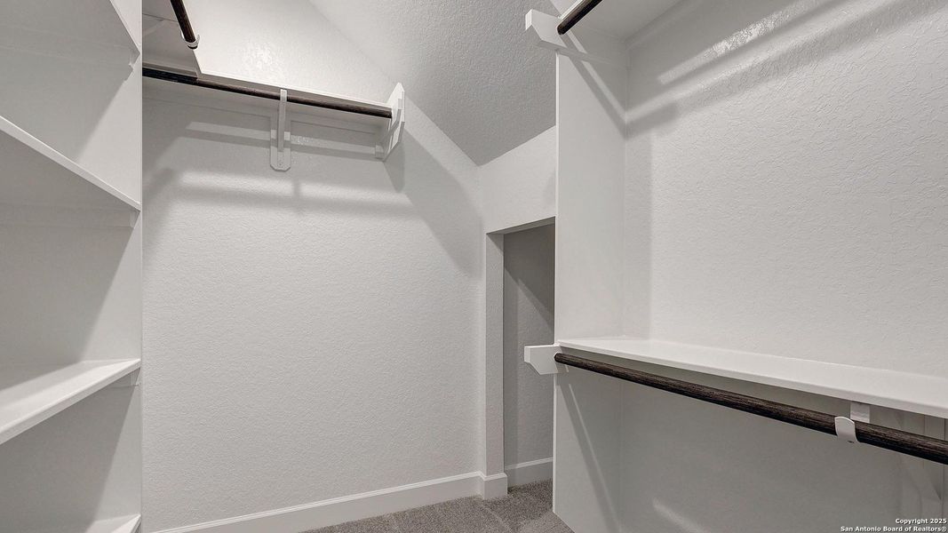 Spacious, unfurnished interior of a new home in Ranches At Creekside 55', Boerne (Image 13).