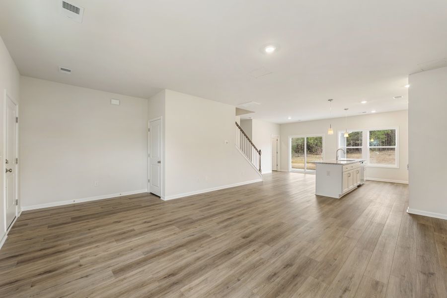Spacious, unfurnished interior of a new home in Fairview Falls, Chesnee (Image 13).