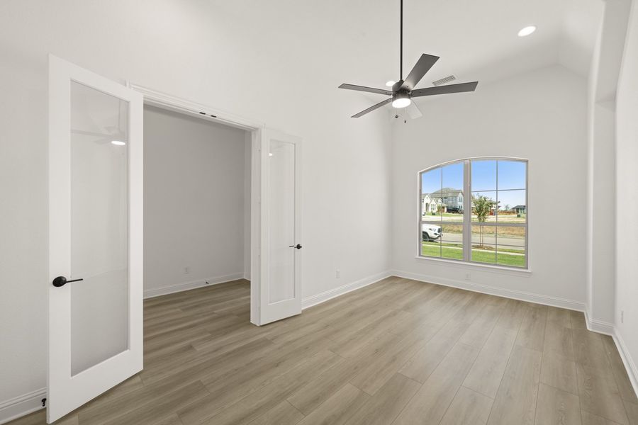 Spacious, unfurnished interior of a new home in Panchasarp Farms, Burleson (Image 22).