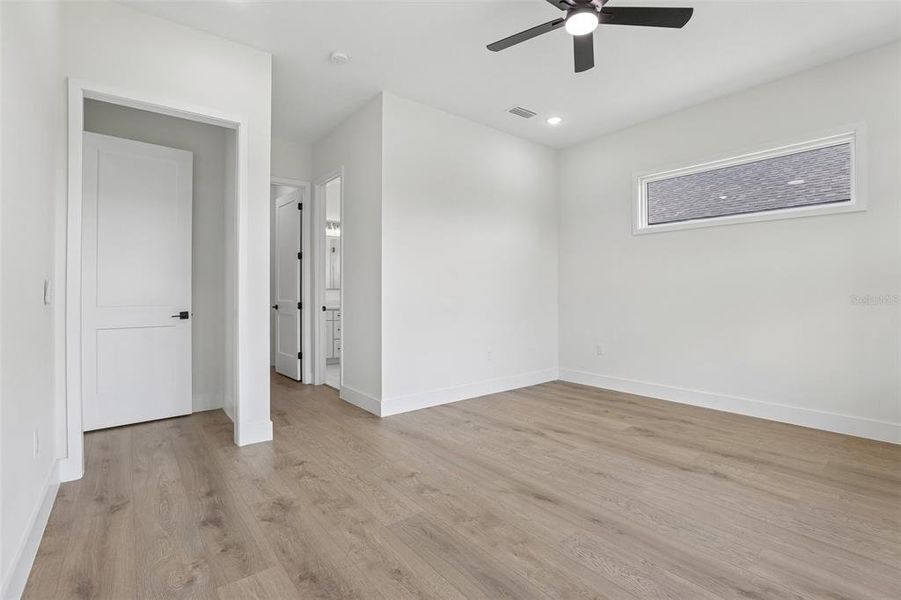 Spacious, unfurnished interior of a new home in , Auburndale (Image 44).