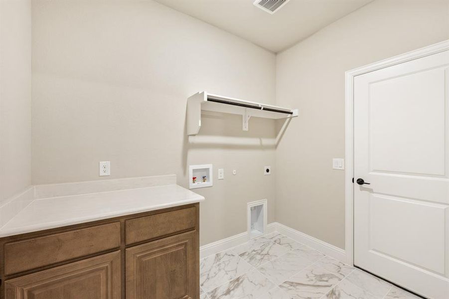 Furnished interior view inside a new home in Timberbrook 3B-4A, Justin (Image 13). Furnished interior view inside a new home in Timberbrook 3B-4A, Justin (Image 13).