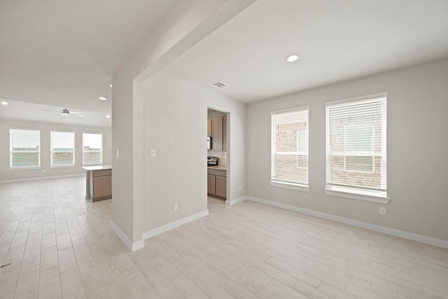 Spacious, unfurnished interior of a new home in Beacon Hill, Waller (Image 11).