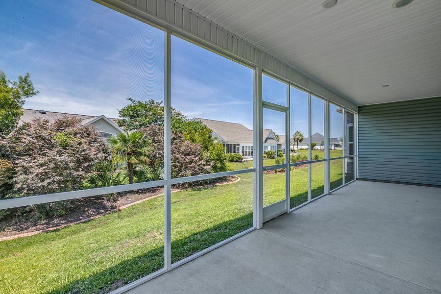 Representative exterior details of a home built from the Reynolds by Beazer Homes in Marshfield, Longs (Image 4).
