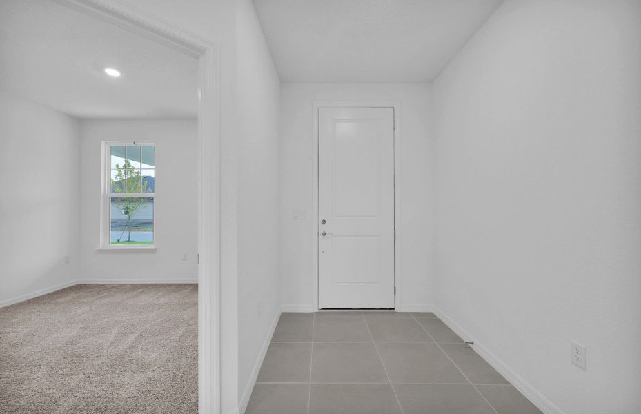Spacious, unfurnished interior of a new home in Hyland Trail, Green Cove Springs (Image 11). Spacious, unfurnished interior of a new home in Hyland Trail, Green Cove Springs (Image 11).