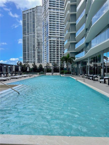 Condo located in Miami, FL showcasing its design and architecture (Image 14). Condo located in Miami, FL showcasing its design and architecture (Image 14).