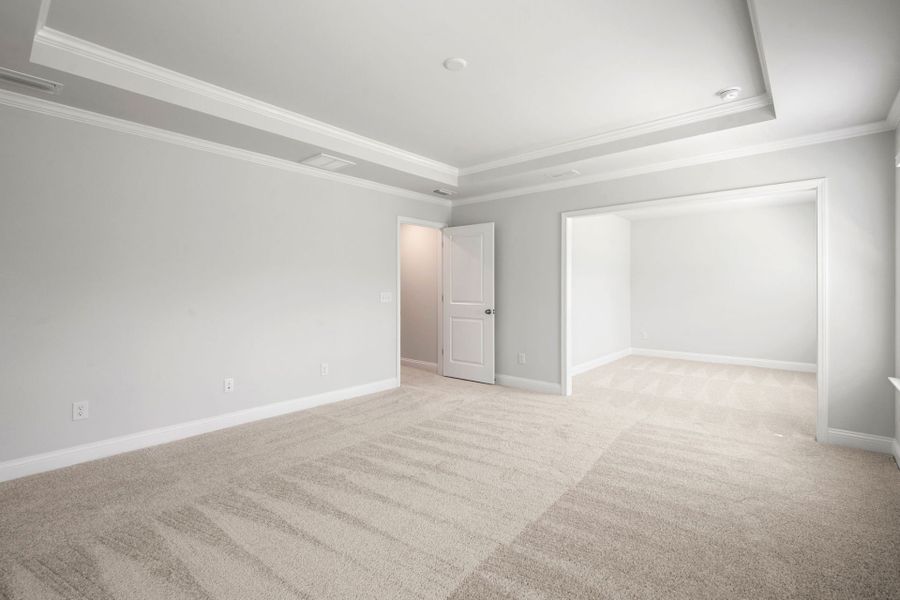 Spacious, unfurnished interior of a new home in Waterways, Richmond Hill (Image 54).