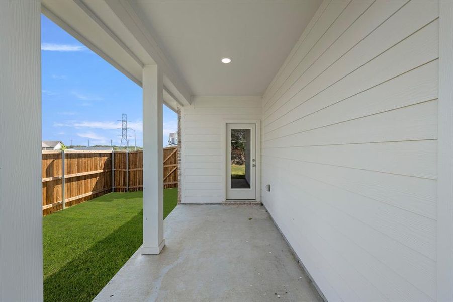 3161 Manchester- Patio-1