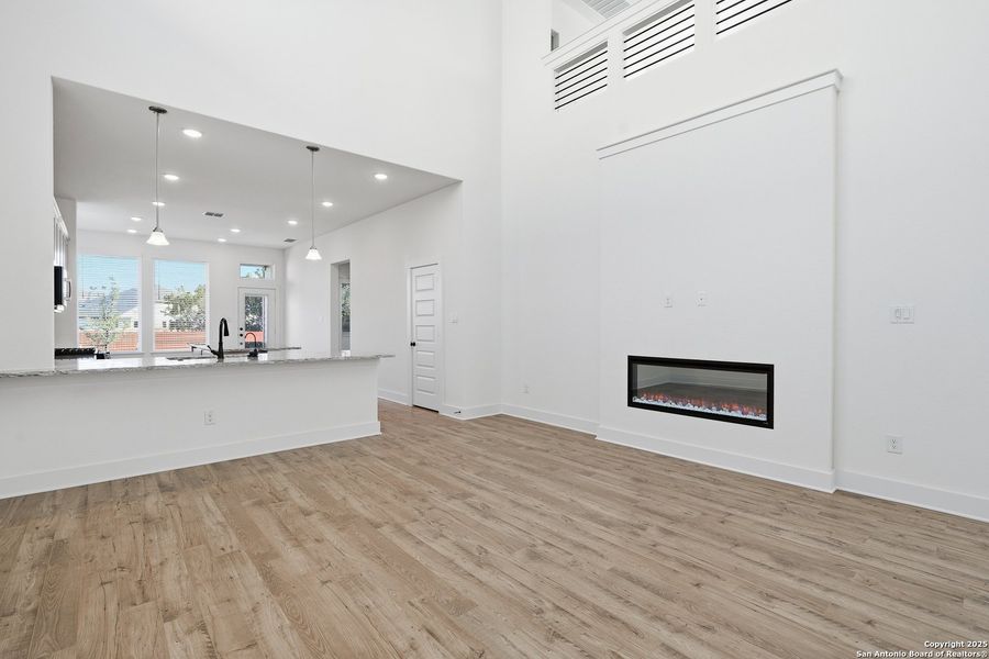 Spacious, unfurnished interior of a new home in Stillwater Ranch, San Antonio (Image 31). Spacious, unfurnished interior of a new home in Stillwater Ranch, San Antonio (Image 31).
