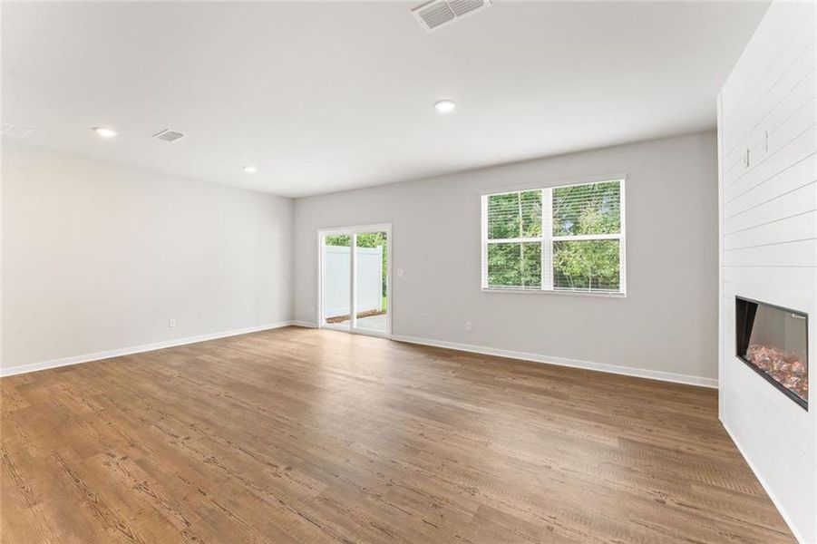 Spacious, unfurnished interior of a new home in Sherwood Square, Flowery Branch (Image 14).