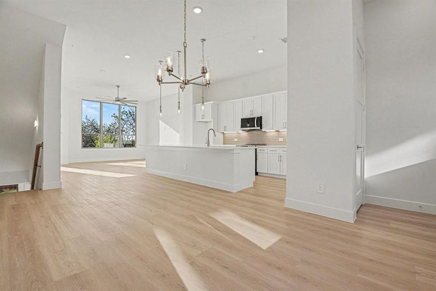 Spacious, unfurnished interior of a new home in , Farmers Branch (Image 23).