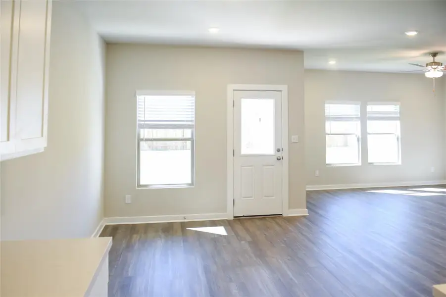 Casual Dining & Family Room