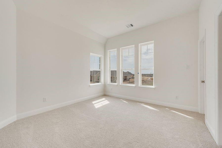 Spacious, unfurnished interior of a new home in Prairie Ridge, Midlothian (Image 19).