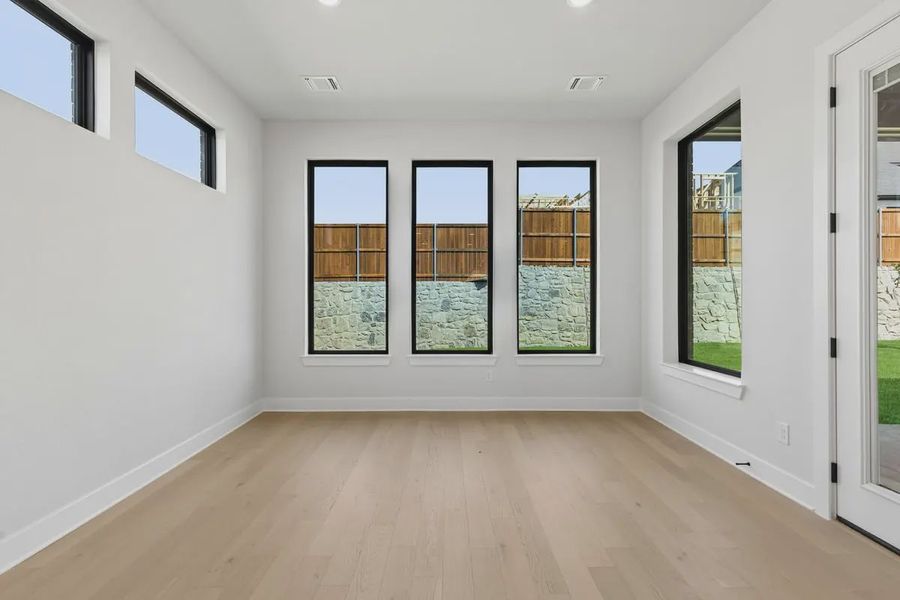 Spacious, unfurnished interior of a new home in The Grove Frisco, Frisco (Image 21). Spacious, unfurnished interior of a new home in The Grove Frisco, Frisco (Image 21).
