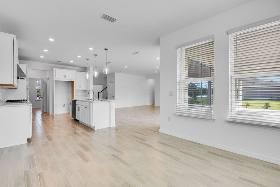 Image 50 of a home in Ardisia Park.