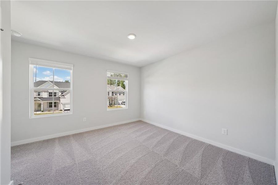 Spacious, unfurnished interior of a new home in Dove Lake, Grayson (Image 13).
