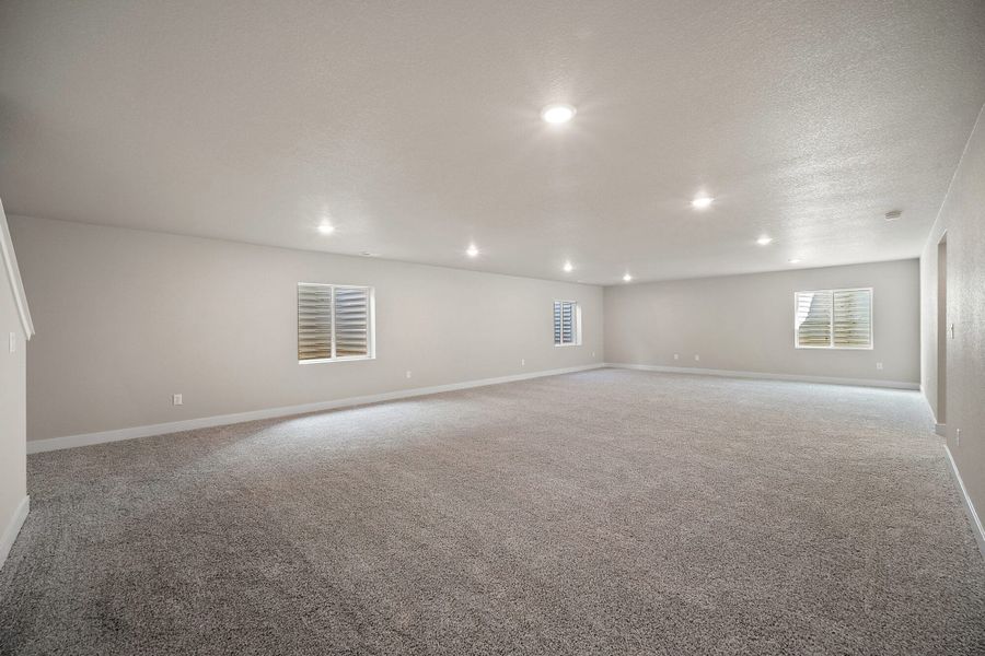 Spacious, unfurnished interior of a new home in Aspen Ranch, Fountain (Image 30).
