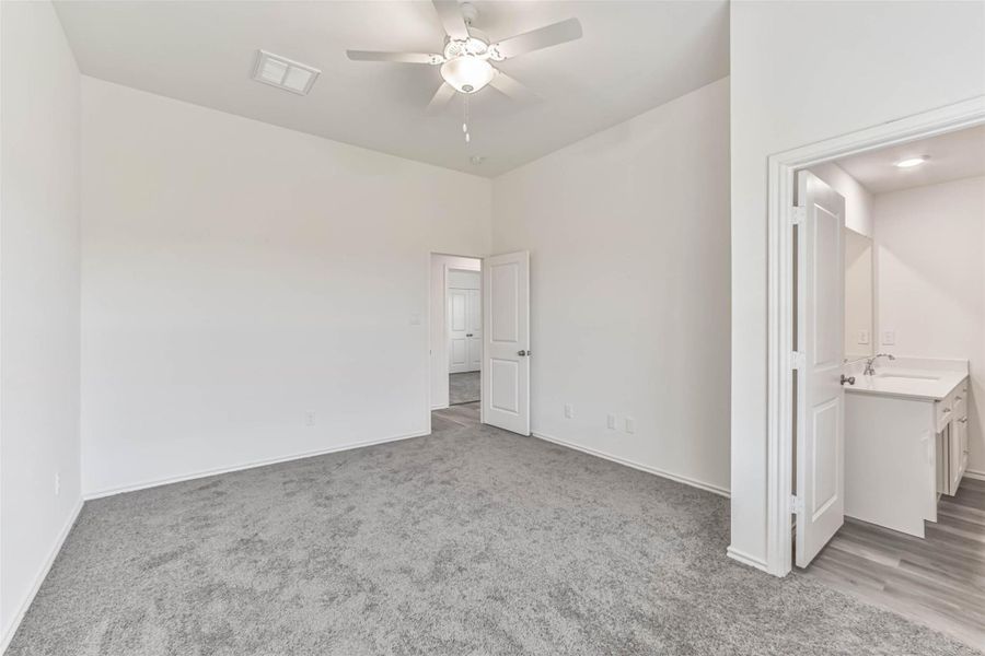 All bedrooms and bedroom closets come cut loop berber carpet with 1/2"6 lb pad in selected areas. **Image representative of plan only and may vary as build**