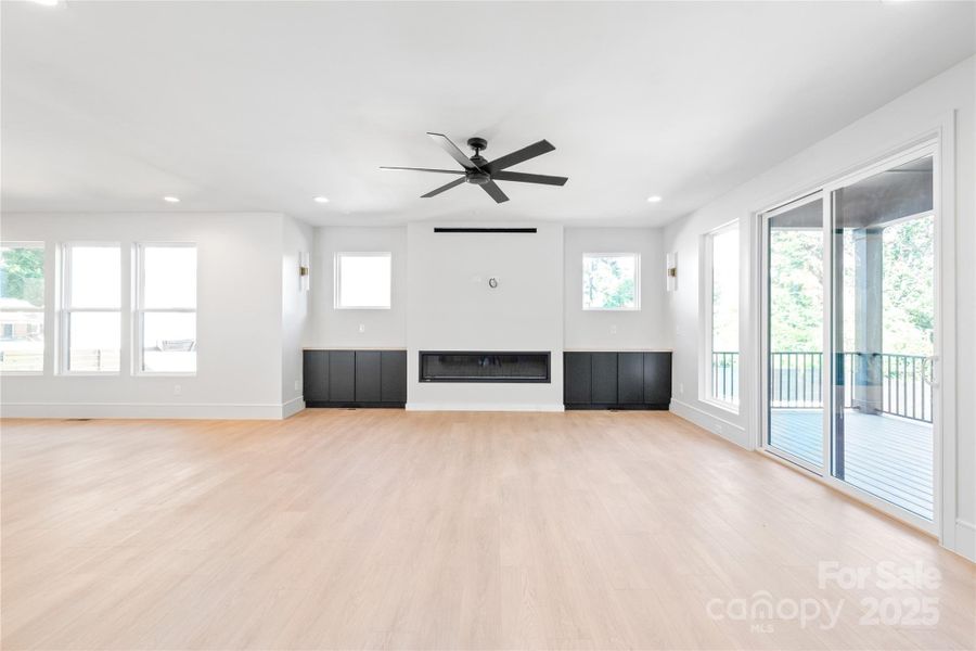Spacious, unfurnished interior of a new home in , Charlotte (Image 39).