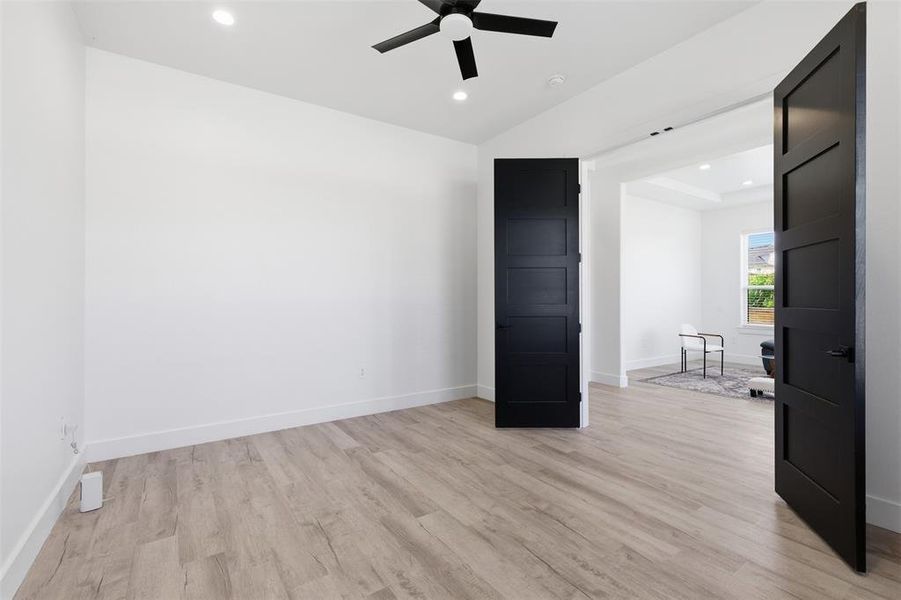 Spacious, unfurnished interior of a new home in , Ovilla (Image 32).